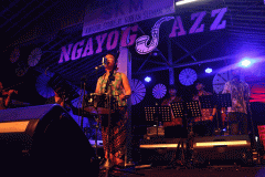 Penampilan Nona Ria ft. Mas Brass di Ngayogjazz 2019